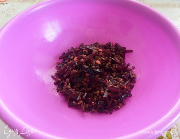 Перемешиваем. При необходимости солим по вкусу.