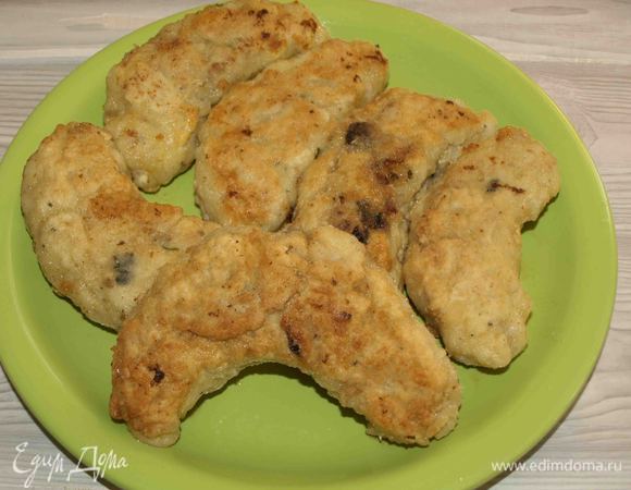 Готовое тельное выкладываем в тарелку.