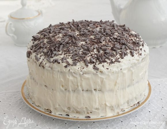 Сверху посыпать натертым шоколадом. Поставить  в холодильник на 5-6 часов.