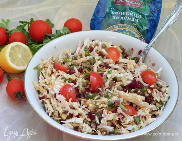 Угощайтесь вкусным салатиком. Приятного аппетита!