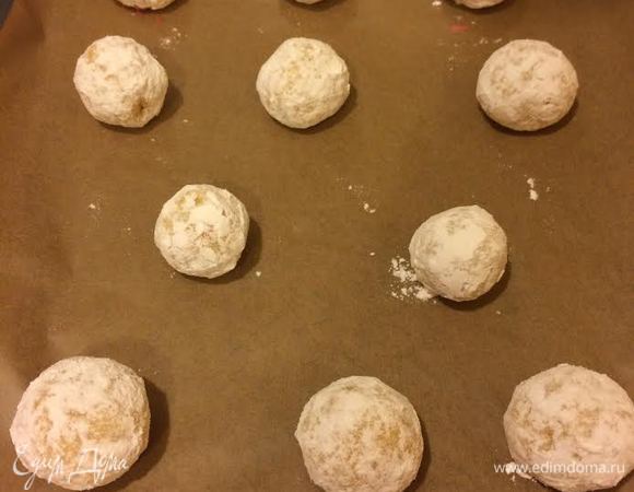 Печенье выложить на противень (у меня получилось 12 шт.).