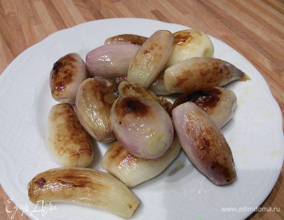 Выложить на тарелку и отставить в сторону. 