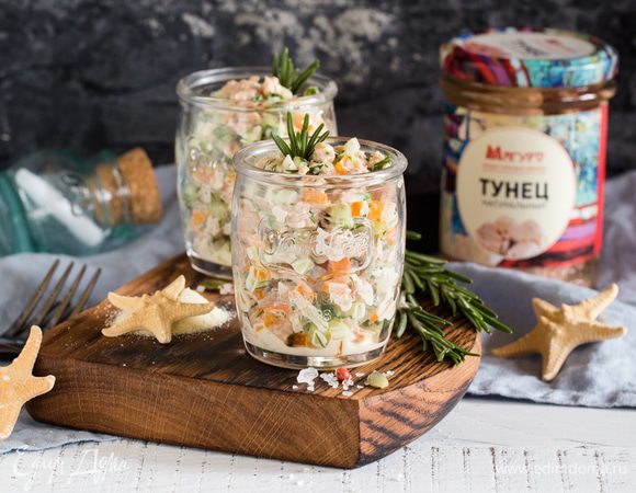 Приправьте салат солью и перцем, подавайте. Приятного аппетита!