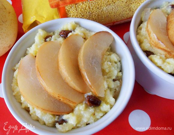 Украсим формочки обжаренными грушами.