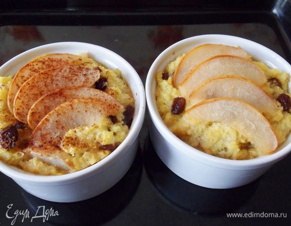 Можно посыпать корицей. Поставьте в разогретую до 200°С духовку на 15 минут.