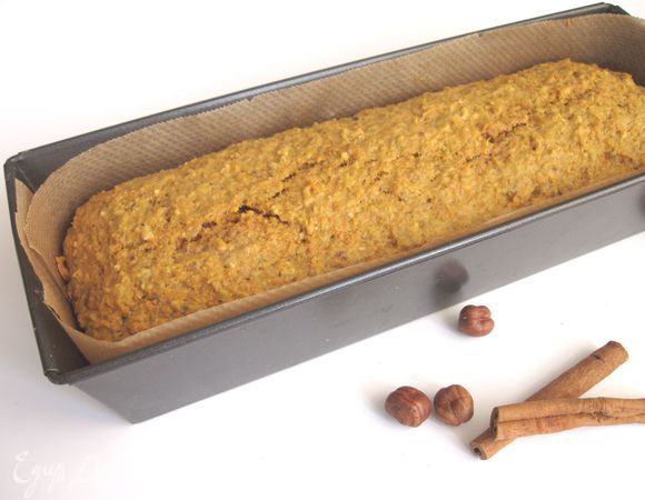 Вынуть кекс из духовки. Дать остыть до теплого состояния. Аккуратно вынуть из формы.