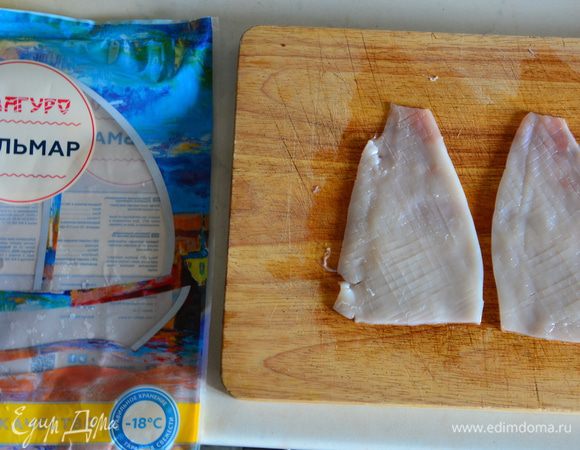 Сделать такие же надрезы с противоположной стороны: получится сеточка.