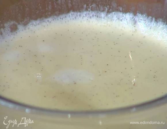 Влить ром, перемешать тесто и дать ему отдохнуть не менее 4 часов.