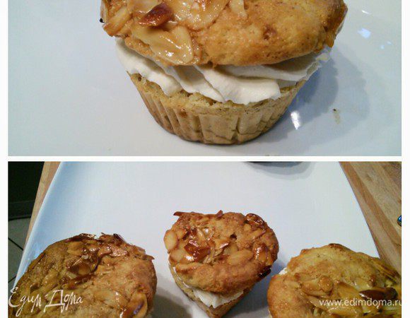 Накрыть миндальной шапочкой. При желании посыпать сахарной пудрой. 