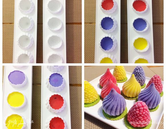 У меня из данного количества ингредиентов получилось ровно 10 пироженок, каждая массой 125 мл. Я еще и по клубничке вставила внутрь (но не сфотографировала). Отправляем в морозилку (у меня на ночь), чтобы потом удалось извлечь аккуратно без повреждений из формы.
