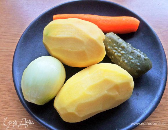 Очистить овощи.