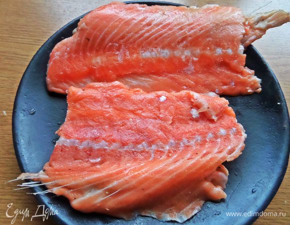 Лососевый суповой хребет поломать для удобства.