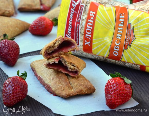 И разрез. Начинка немного вытекла, но нам все равно вкусно! :)