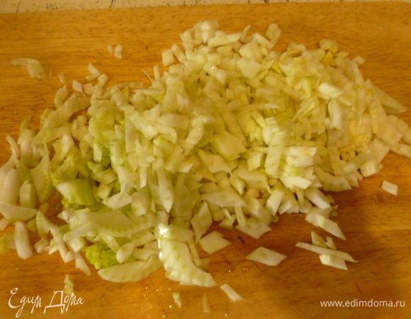 Фенхель нашинковать.