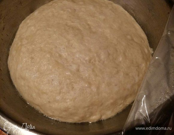 Тесто увеличилось быстро в объеме.
