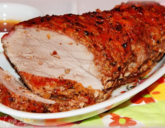 Мясо получается в меру прожаренное, но не сырое. Специи придают свой аромат, а апельсин - цитрусовую нотку. Мясо хорошо подавать как в теплом, так и в холодном виде. Хотя в холодном мне нравится больше. Смачного!