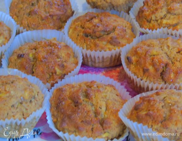 Выпекайте 20-25 минут в разогретой до 180°С духовке. Достать из духовки и смазать медом, а можете просто присыпать сахарной пудрой, или коричневым сахаром смешанным с корицей, тут как работает ваша фантазия.