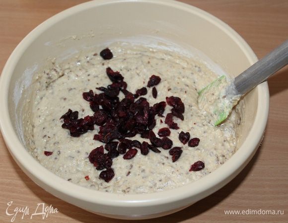 Добавить клюкву (можно изюм).