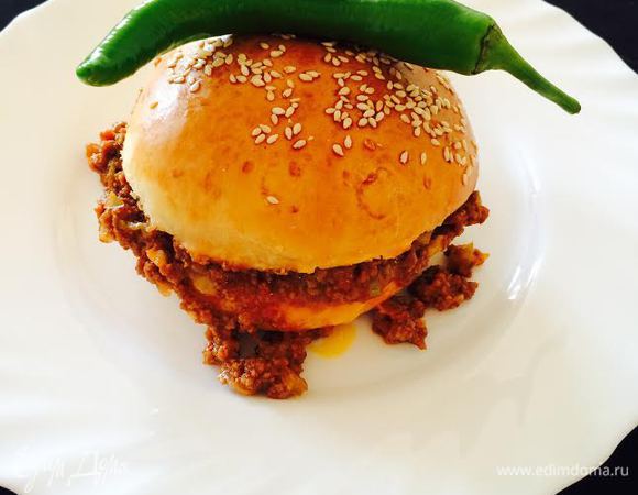 Наш сочный и ароматный бургер готов. Наслаждаемся! Приятного аппетита!