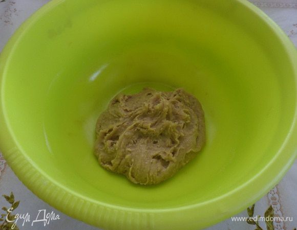 Замешиваем тесто.