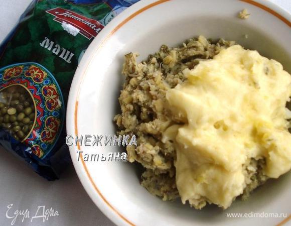 Делаем из картофеля однородное пюре и соединяем с машем.