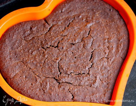 Когда пирог испечется и зубочистка будет сухой, вынимаем его.