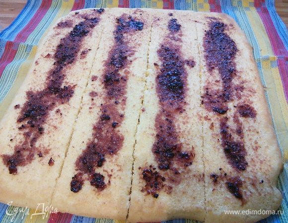 Если вам мешают зернышки малины, варенье можно протереть через сито. Варенья у меня больше, чем на фото, я после добавила. 