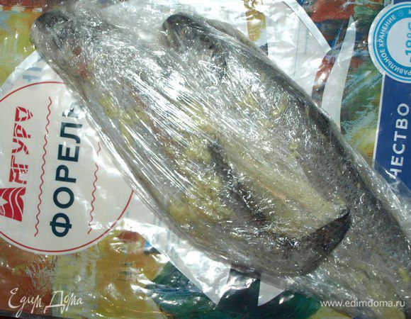 Заворачиваем в пищевую пленку и отправляем на 20-30 минут в холодильник.