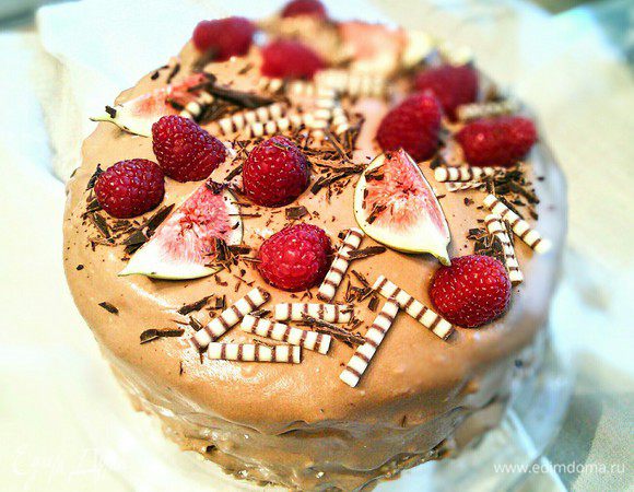 Украсить торт может каждый на свой вкус. У меня получилось вот так. 