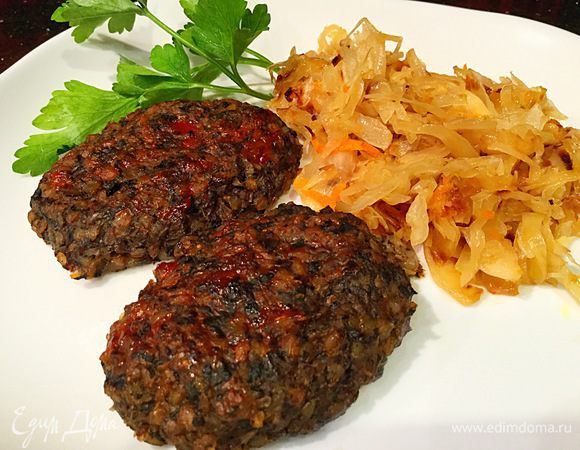 Запекайте котлеты в предварительно нагретой до 180°С духовке 20 минут. Немного остудите и подавайте. Приятного аппетита!
