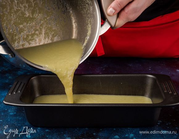 Далее перелейте полученную массу в емкость и дайте ей застыть в течение суток. 