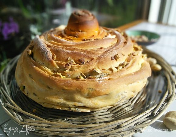 Буханочка получилась ладненькая, румяненькая, радует глаз :) 