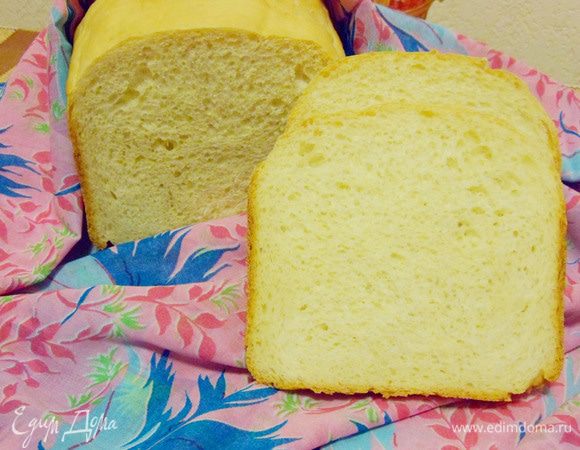 Хлеб получился нежным, легким, ароматным! Мой муж любит теплый хлеб с молоком. Приятного аппетита!