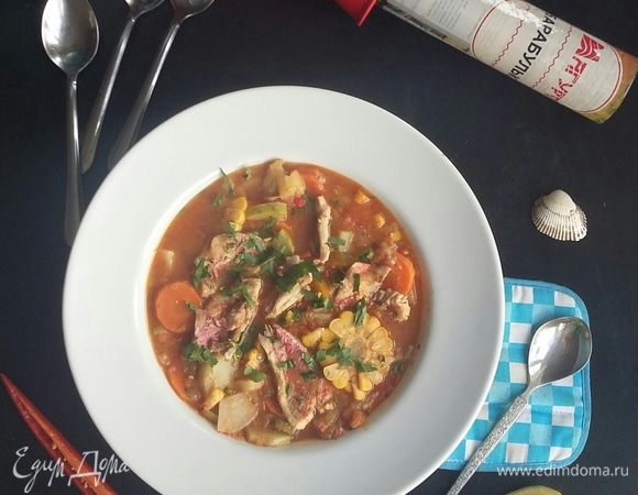 В готовую похлебку порубить петрушку и по желанию выжать лимонный сок. Получился обед на целую семью! Приятного аппетита!