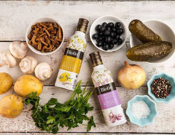 Для приготовления ароматного салата нам понадобятся следующие ингредиенты.