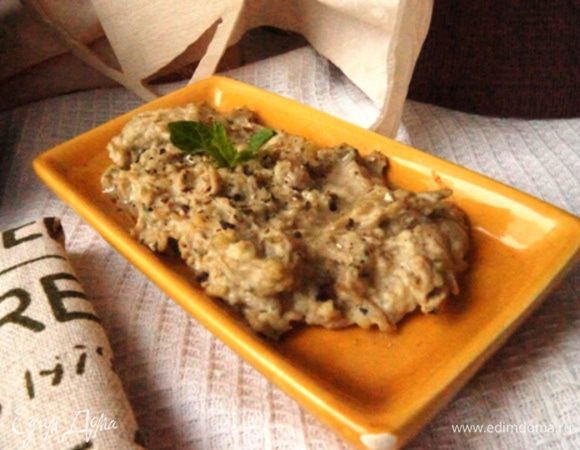 Чечевичный крем останется, и он прекрасно подойдет к поджаренным тостам утром с кофе. Для любителей поострее рекомендую присыпать перцем чили.