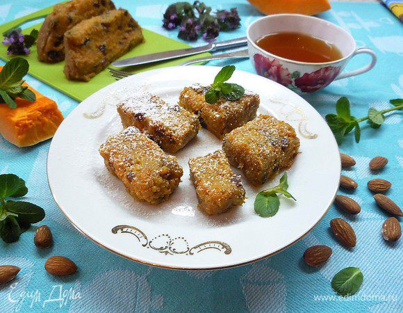 Нарезаем халву на небольшие кусочки, посыпаем сахарной пудрой, украшаем листиками мяты и подаем на стол к чаю. Приятного чаепития!