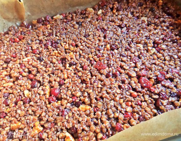 Выпекать минут 15 при 170-180°С.