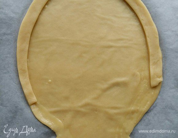 Все заготовки сделали, можно слеплять все вместе. Укладываем полосочки в один ряд. 