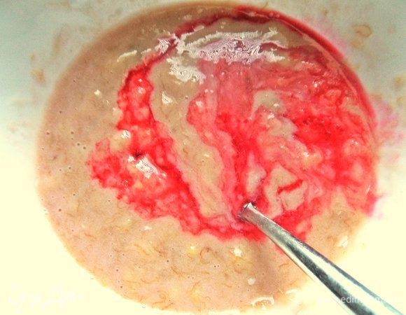 Я использовала сироп малиновый.