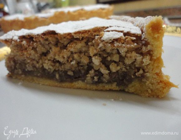 Тонкая хрустящая корочка со всех сторон и ароматная начинка. Плюс чашка хорошего кофе из привезенных из Испании зерен и, вопреки ветру со снегом за окном, светит солнце!