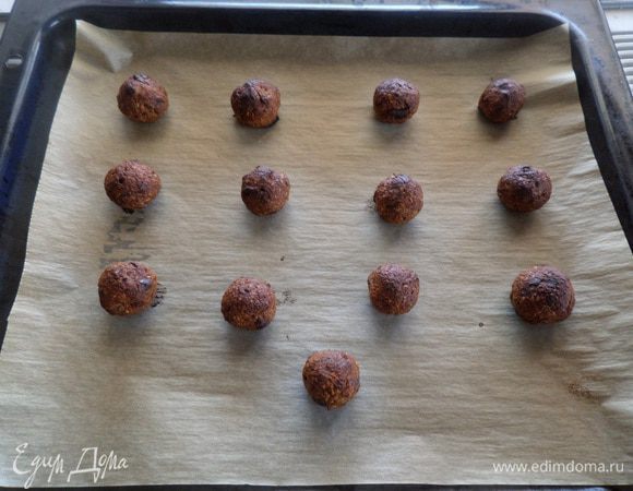 Выпекаем в разогретой духовке 5-7 минут при 200°С.