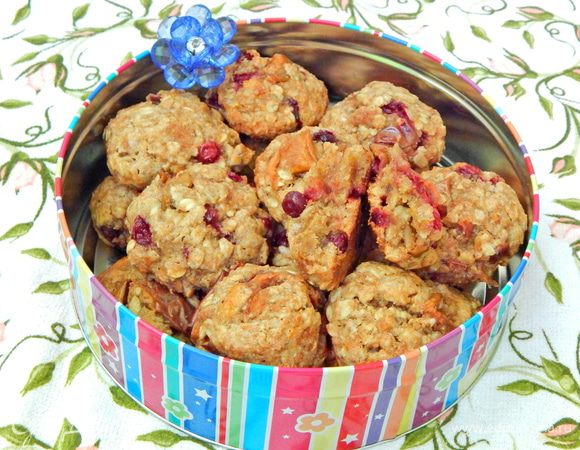 Печенье остудить и переложить в вазочку. Угощайтесь вкусным и полезным печеньем!