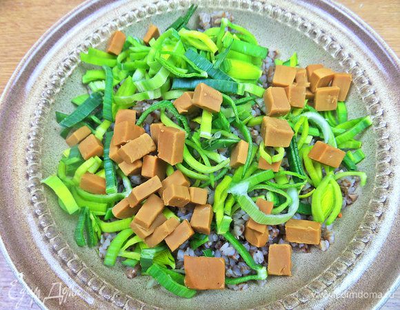 Высыпать в тарелку.