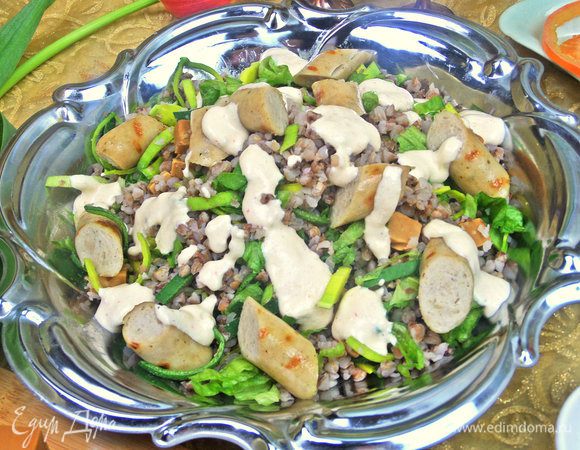 Полить сверху на салатик.