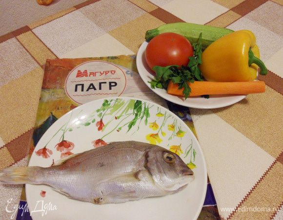 Рыбу почистить, выпотрошить. 