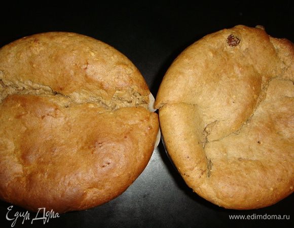 Готовность проверить деревянной шпажкой. Дать куличам остыть.