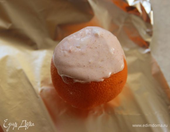 Суфле выложить в «формочки» из апельсинов. Завернуть в фольгу, отправить минут на 20 в пароварку.