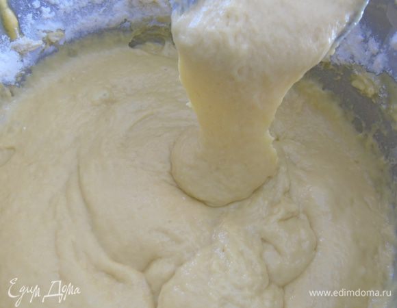 Вот такая консистенция у теста, оставить подходить на 1 час.