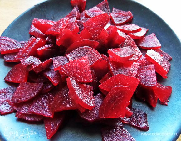 Тонко нарезать.